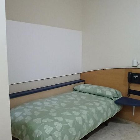 Larru Los Bermejales Residencia Universitaria Sevilla Exterior foto